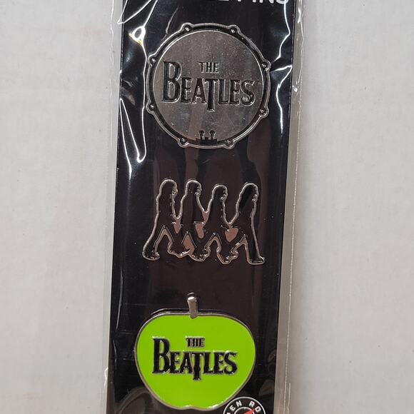 Set of 3 THE BEATLES Enamel Pins NEW / SEALED - Picture 2 of 4